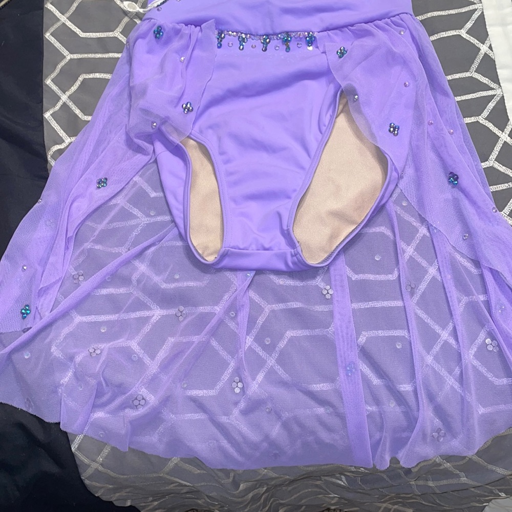 Dance Costume - Picture 3 of 10